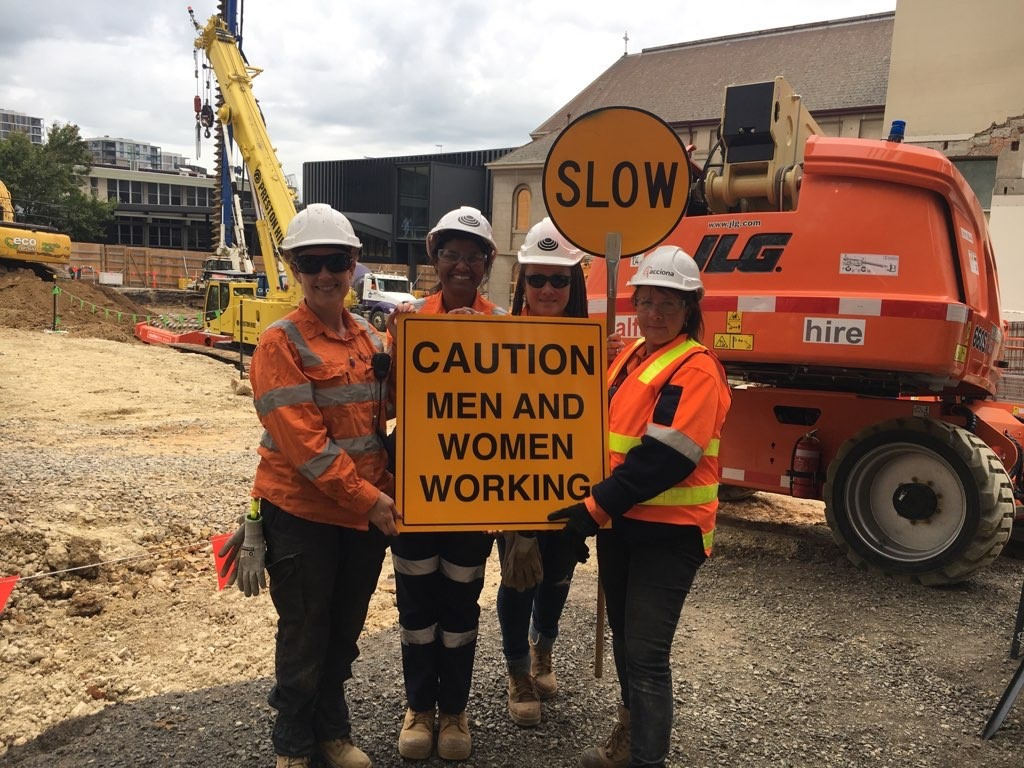 tradeswomen-image